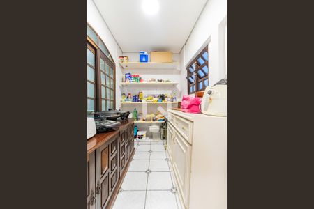 Casa para alugar com 260m², 4 quartos e 2 vagas Casa para alugar com 260m², 4 quartos e 2 vagasCozinha - Dispensa