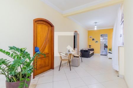 Casa para alugar com 260m², 4 quartos e 2 vagas Casa para alugar com 260m², 4 quartos e 2 vagasHall dos Quartos