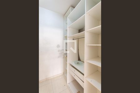 Apartamento para alugar com 68m², 2 quartos e sem vagaCloset Quarto 2