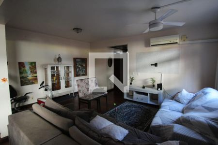 Sala de casa para alugar com 3 quartos, 206m² em São Sebastião, Porto Alegre