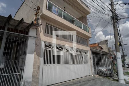 Casa à venda com 152m², 3 quartos e 2 vagas Casa à venda com 152m², 3 quartos e 2 vagasFachada