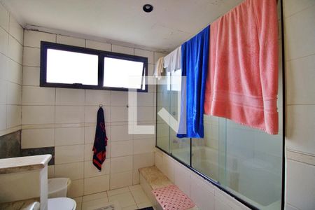 Apartamento para alugar com 383m², 4 quartos e 5 vagasBanheiro da Suíte 1