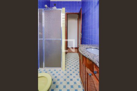 Casa à venda com 240m², 4 quartos e 1 vagaBanheiro 1