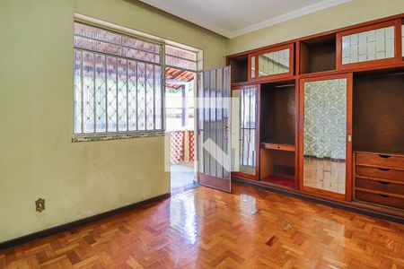 Casa à venda com 240m², 4 quartos e 1 vagaQuarto 4