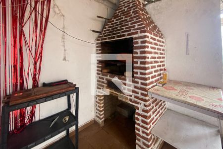 Casa à venda com 220m², 2 quartos e 2 vagasChurrasqueira