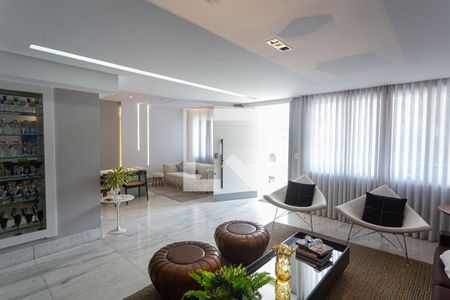 Sala 1 de casa à venda com 4 quartos, 445m² em Santa Efigênia, Belo Horizonte