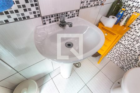 Casa à venda com 156m², 2 quartos e 1 vaga Casa à venda com 156m², 2 quartos e 1 vagaBanheiro social