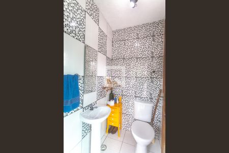 Casa à venda com 156m², 2 quartos e 1 vaga Casa à venda com 156m², 2 quartos e 1 vagaBanheiro social