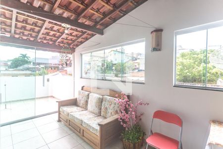 Casa à venda com 156m², 2 quartos e 1 vaga Casa à venda com 156m², 2 quartos e 1 vagaChurrasqueira