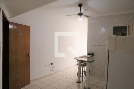Sala/Cozinha de kitnet/studio para alugar com 1 quarto, 28m² em Jardim Melvi, Praia Grande