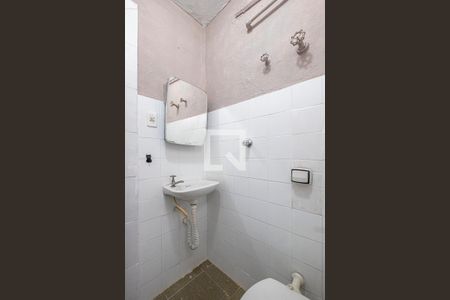 Banheiro de kitnet/studio para alugar com 1 quarto, 25m² em Perdizes, São Paulo