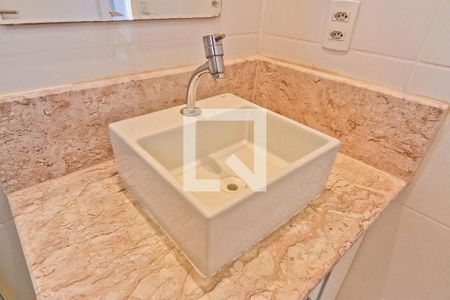 Apartamento à venda com 84m², 3 quartos e 2 vagasBanheiro da Suíte