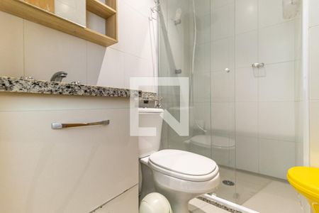 Banheiro de kitnet/studio para alugar com 1 quarto, 20m² em República, São Paulo