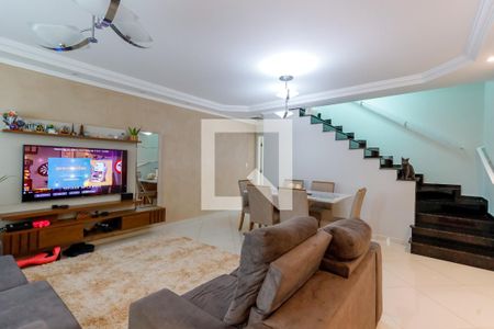 Sala de casa para alugar com 3 quartos, 180m² em Vila Nivi, São Paulo