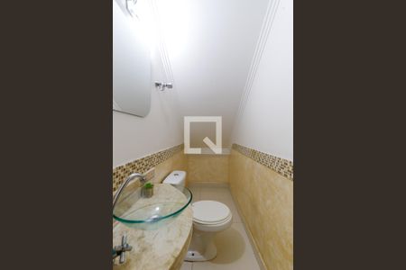 Lavabo de casa para alugar com 3 quartos, 180m² em Vila Nivi, São Paulo