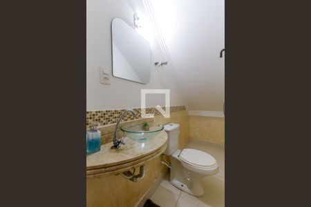 Lavabo de casa para alugar com 3 quartos, 180m² em Vila Nivi, São Paulo