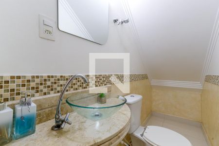 Lavabo de casa para alugar com 3 quartos, 180m² em Vila Nivi, São Paulo
