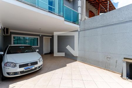Garagem de casa para alugar com 3 quartos, 180m² em Vila Nivi, São Paulo
