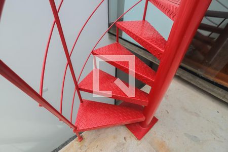 Casa para alugar com 130m², 3 quartos e 1 vagaEscada