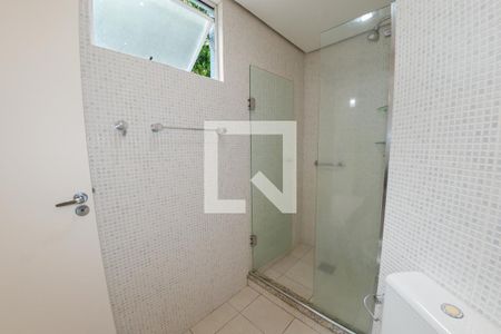 Apartamento para alugar com 72m², 2 quartos e 1 vaga Apartamento para alugar com 72m², 2 quartos e 1 vagaBanheiro da suíte