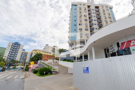 Apartamento para alugar com 72m², 2 quartos e 1 vaga Apartamento para alugar com 72m², 2 quartos e 1 vagaFachada