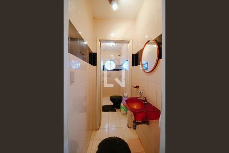 Casa à venda com 263m², 4 quartos e 4 vagasBanheiro 