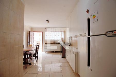 Casa à venda com 263m², 4 quartos e 4 vagasCozinha 