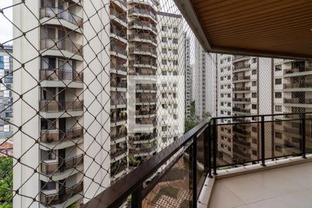 Varanda de apartamento para alugar com 3 quartos, 148m² em Indianópolis, São Paulo