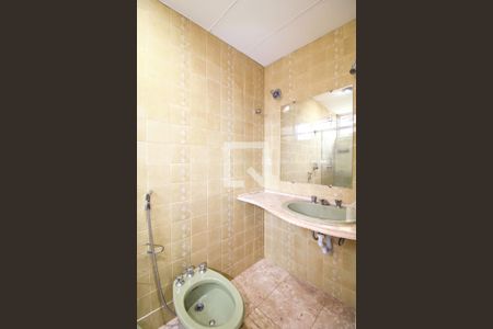 Banheiro de apartamento à venda com 4 quartos, 180m² em Serra, Belo Horizonte
