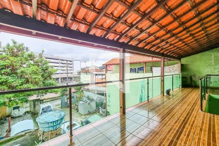 Varanda de casa à venda com 4 quartos, 250m² em Vila Cloris, Belo Horizonte