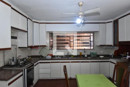 Casa à venda com 312m², 3 quartos e 7 vagas Casa à venda com 312m², 3 quartos e 7 vagasCozinha