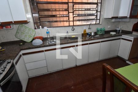 Casa à venda com 312m², 3 quartos e 7 vagas Casa à venda com 312m², 3 quartos e 7 vagasCozinha
