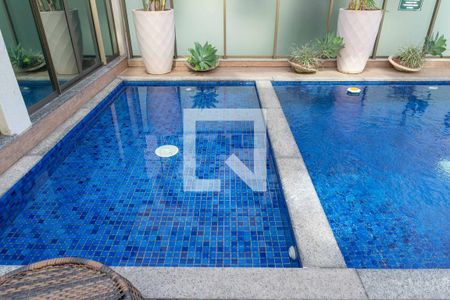 Apartamento à venda com 115m², 2 quartos e 2 vagas Apartamento à venda com 115m², 2 quartos e 2 vagasÁrea comum - Piscina