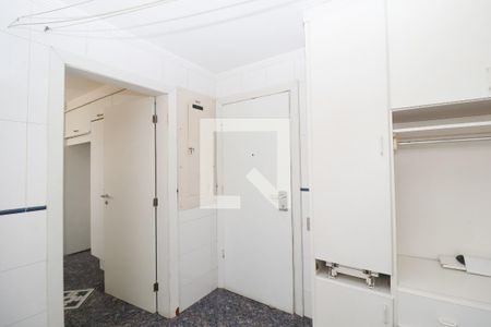 Apartamento à venda com 382m², 4 quartos e 4 vagas Apartamento à venda com 382m², 4 quartos e 4 vagasÁrea de Serviço
