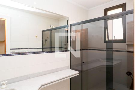 Apartamento à venda com 382m², 4 quartos e 4 vagas Apartamento à venda com 382m², 4 quartos e 4 vagasBanheiro da Suíte 2