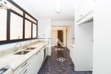 Apartamento à venda com 382m², 4 quartos e 4 vagas Apartamento à venda com 382m², 4 quartos e 4 vagasCozinha