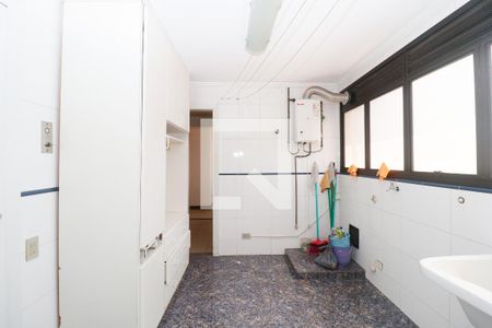 Apartamento à venda com 382m², 4 quartos e 4 vagas Apartamento à venda com 382m², 4 quartos e 4 vagasÁrea de Serviço