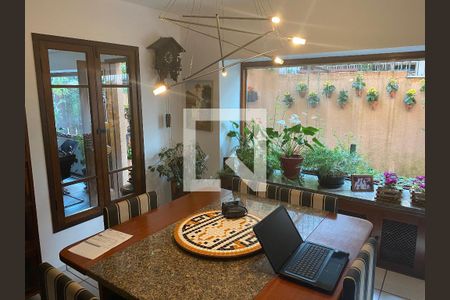 Casa à venda com 3 quartos, 250m² em Jardim Nossa Senhora Aparecida, São Paulo