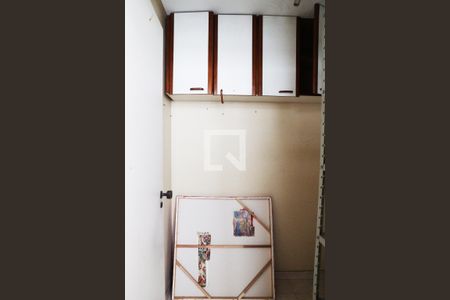 Apartamento à venda com 130m², 2 quartos e 1 vaga Apartamento à venda com 130m², 2 quartos e 1 vagaQuarto de Serviço