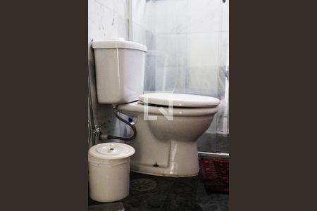 Apartamento à venda com 130m², 2 quartos e 1 vaga Apartamento à venda com 130m², 2 quartos e 1 vagaBanheiro