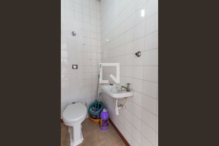 Casa à venda com 330m², 3 quartos e 3 vagasBanheiro de Serviço