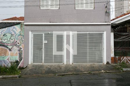 Casa à venda com 117m², 3 quartos e 2 vagasFachada