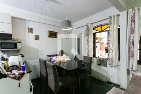 Casa à venda com 117m², 3 quartos e 2 vagasSala