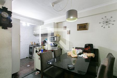 Casa à venda com 117m², 3 quartos e 2 vagasSala