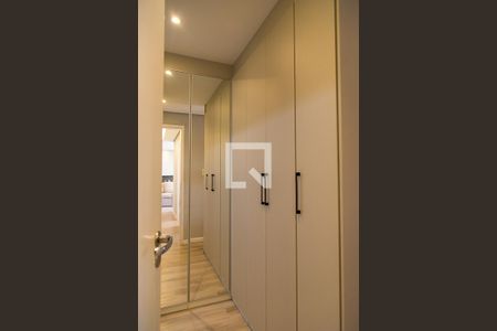 Apartamento à venda com 65m², 2 quartos e 1 vaga Apartamento à venda com 65m², 2 quartos e 1 vagaCloset da Suíte
