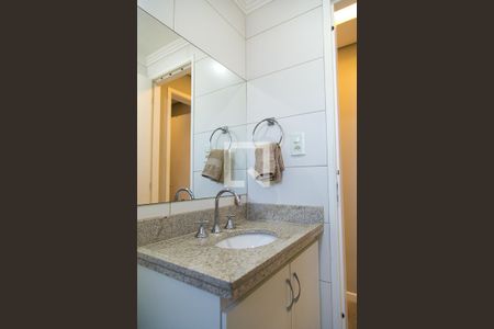 Apartamento à venda com 65m², 2 quartos e 1 vaga Apartamento à venda com 65m², 2 quartos e 1 vagaBanheiro Social