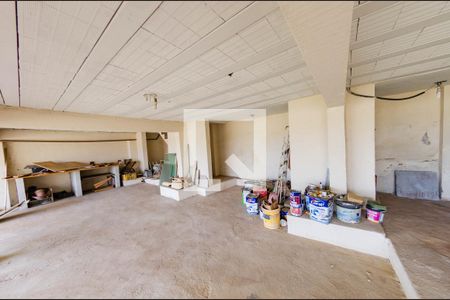 Casa à venda com 450m², 1 quarto e 4 vagasPorão