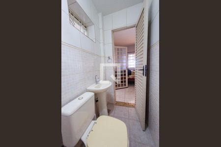 Casa à venda com 450m², 1 quarto e 4 vagasBanheiro de serviço