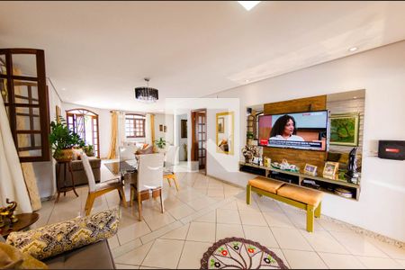 Sala de casa à venda com 1 quarto, 450m² em Álvaro Camargos, Belo Horizonte