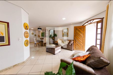 Sala de casa à venda com 1 quarto, 450m² em Álvaro Camargos, Belo Horizonte